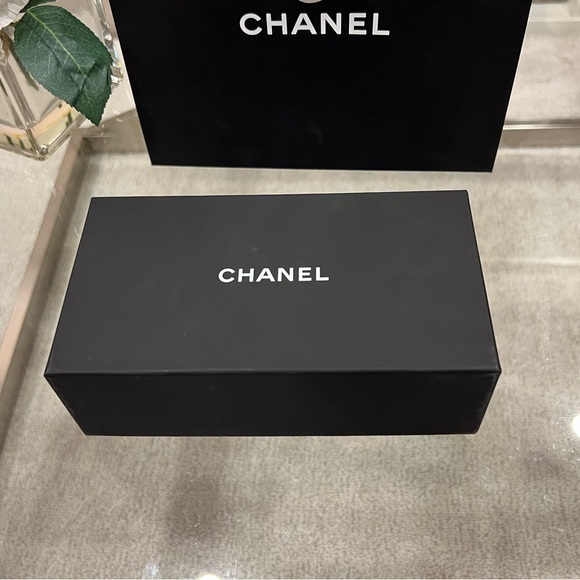 Chanel Gift Box Set - Picture 2 of 12